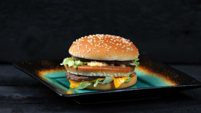 Megszólalt a McDonalds csúcsvezetője: jönnek a nagyobb burgerek, bőségesebb menük
